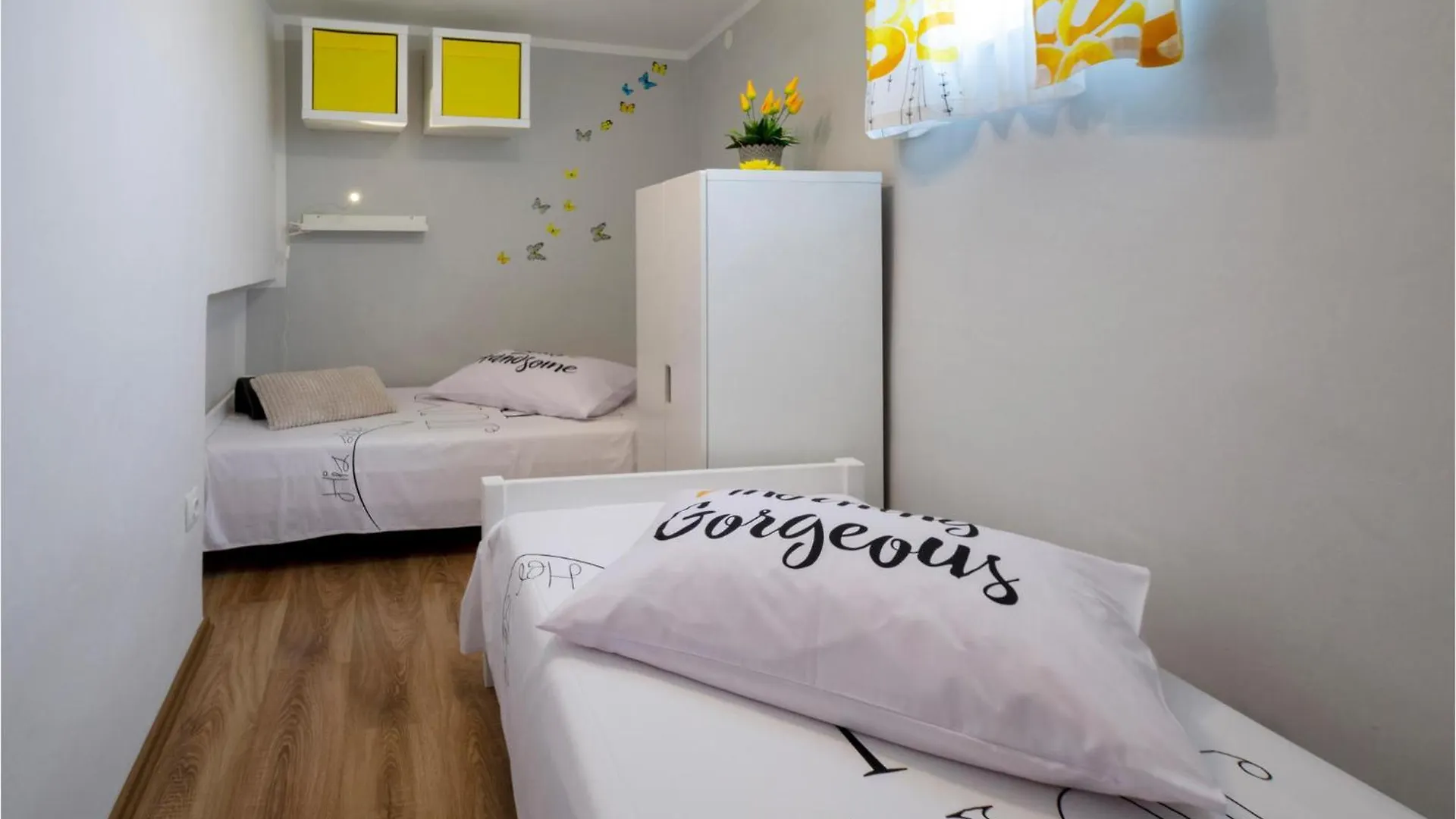 2 Bedroom Stunning Home In Šišan 克罗地亚