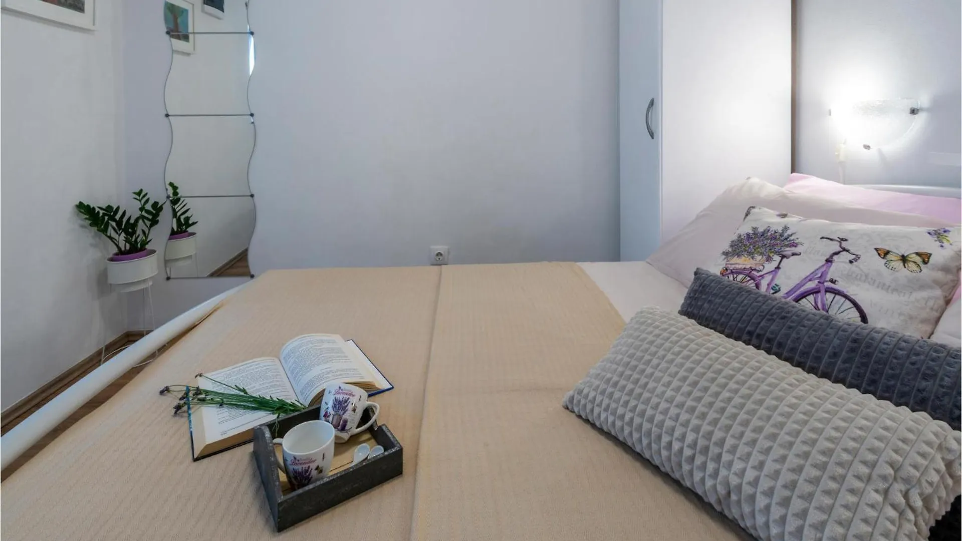 2 Bedroom Stunning Home In Sisan Croatia