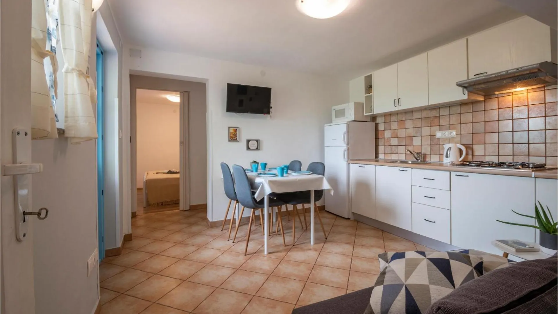 2 Bedroom Stunning Home In Šišan